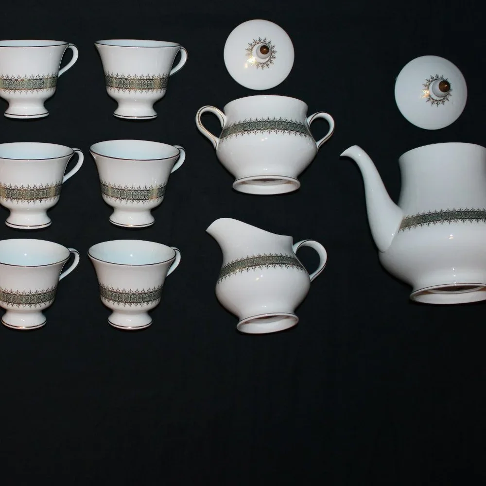 Wedgwood Argyll Bone China 15pc Tea Set - Picture 4 of 16